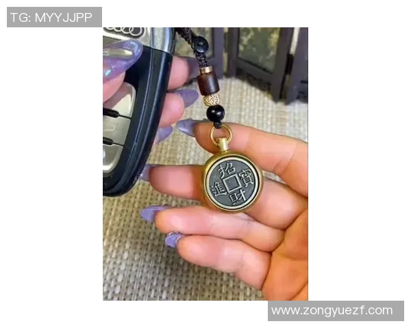 足球球星钥匙扣小清新风格设计 打造时尚运动与个性潮流完美融合